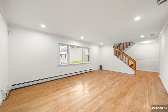 31 Hooks Lane 7, Edgewater, NJ 07020