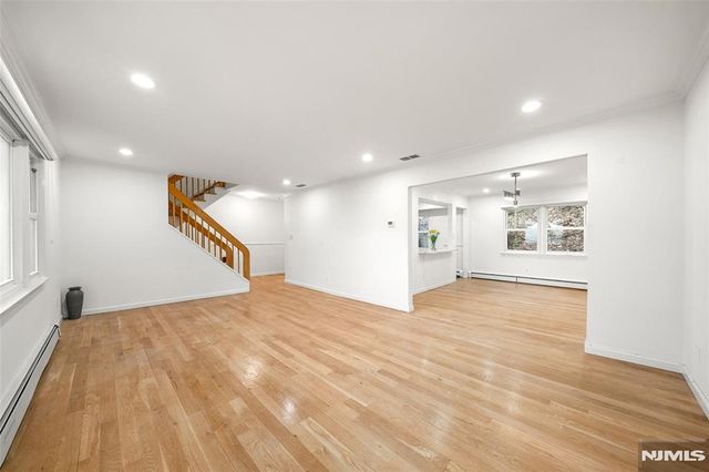 31 Hooks Lane 7, Edgewater, NJ 07020