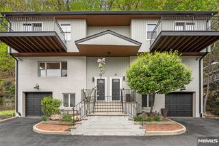 31 Hooks Lane 7, Edgewater, NJ 07020