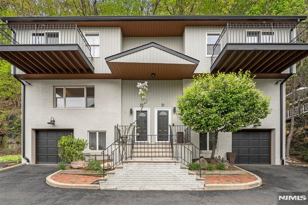 31 Hooks Lane 7, Edgewater, NJ 07020