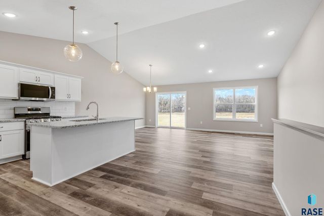 510 Hillside St, Harrisburg, SD 57032