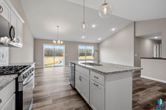 510 Hillside St, Harrisburg, SD 57032