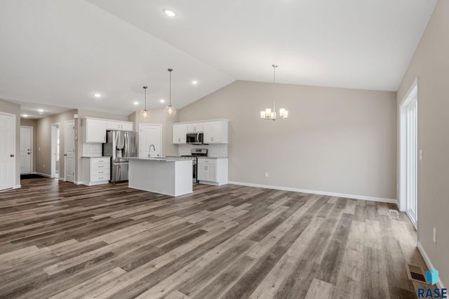 510 Hillside St, Harrisburg, SD 57032