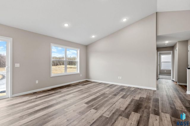 510 Hillside St, Harrisburg, SD 57032