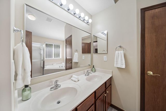 6199 Beringer Drive, Westerville, OH 43082