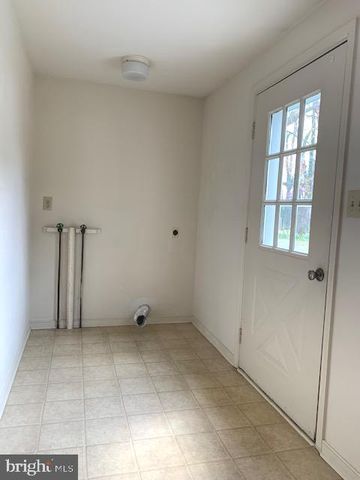 218 CLAIBORNE AVE, Fredericksburg, VA 22405
