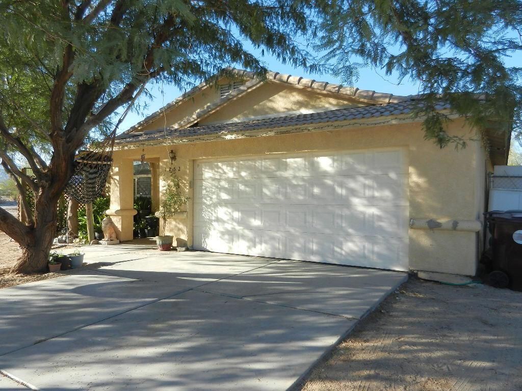 1252 Roselle Avenue, Thermal, CA 92274