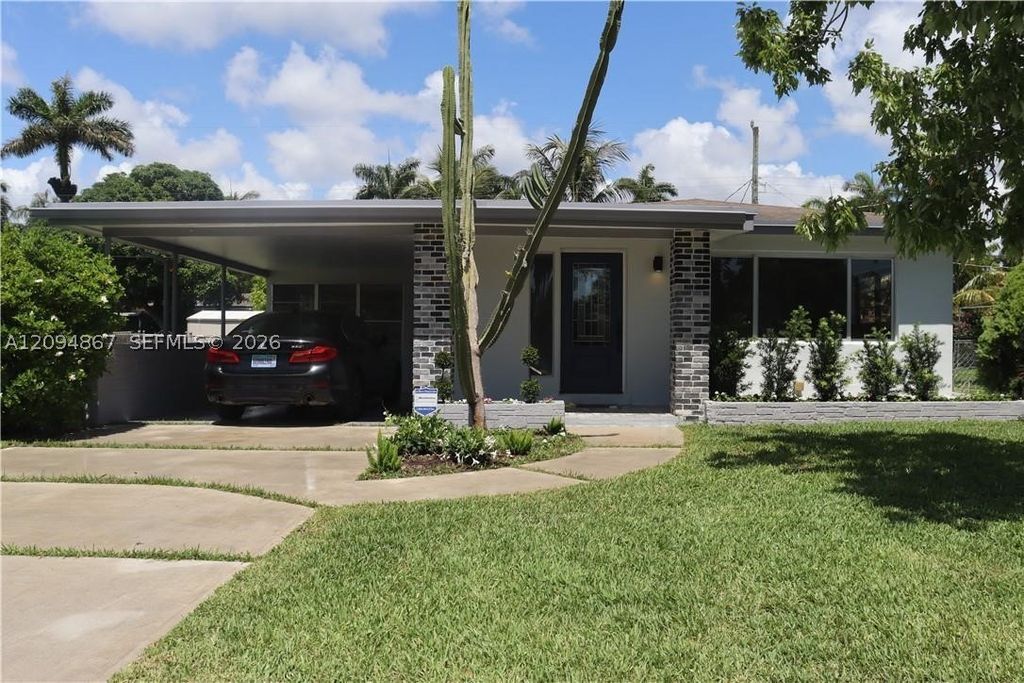 702 N 31st Ct, Hollywood, FL 33021