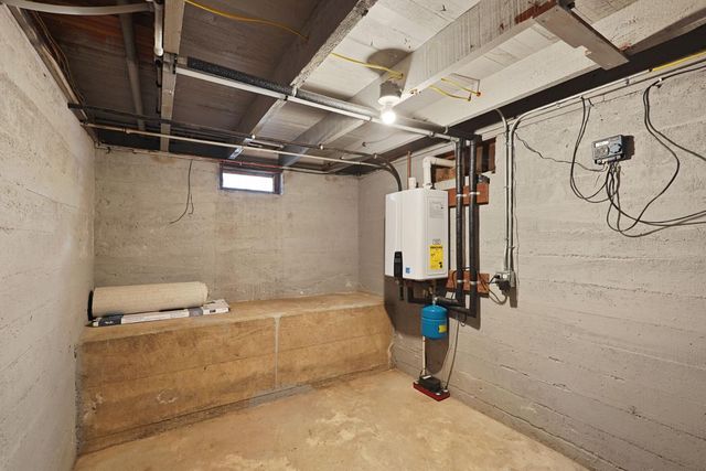 705 N School St, Lodi, CA 95240