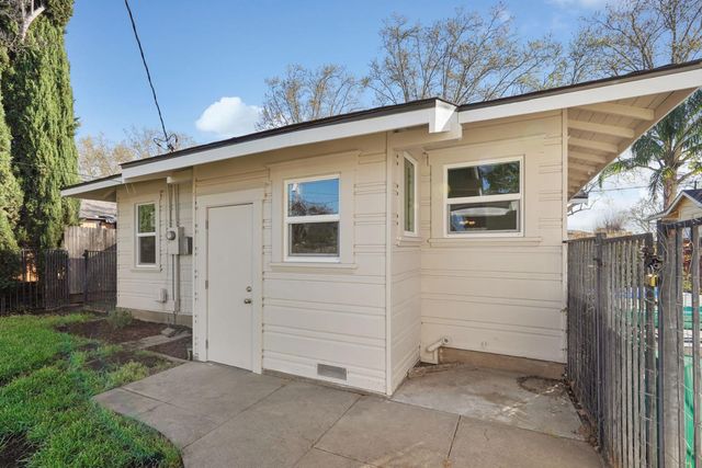 705 N School St, Lodi, CA 95240