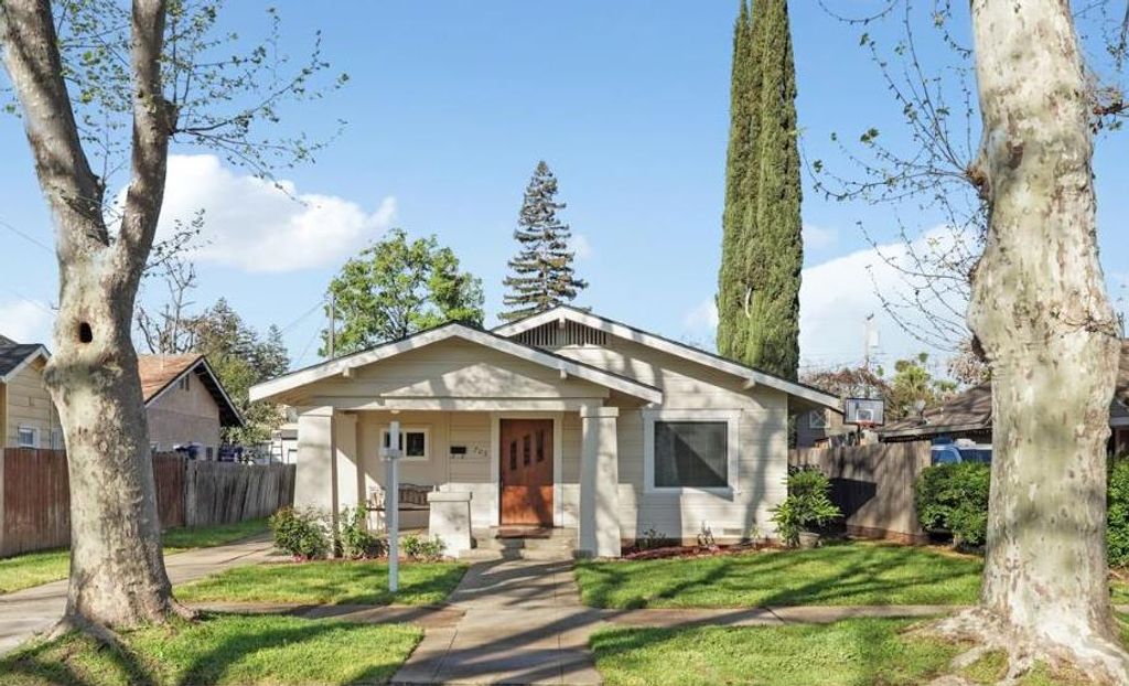 705 N School St, Lodi, CA 95240