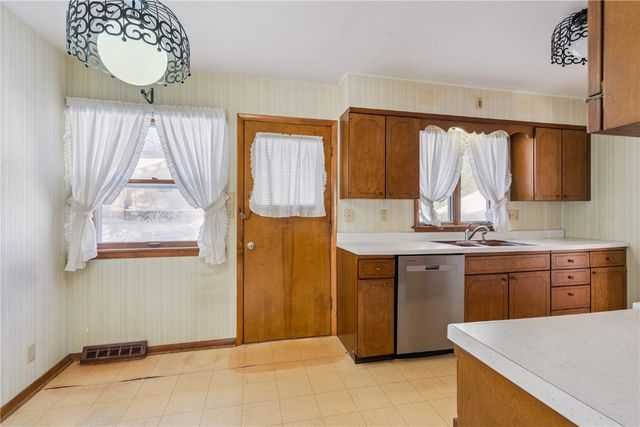 1031 34th Street SE, Cedar Rapids, IA 52403