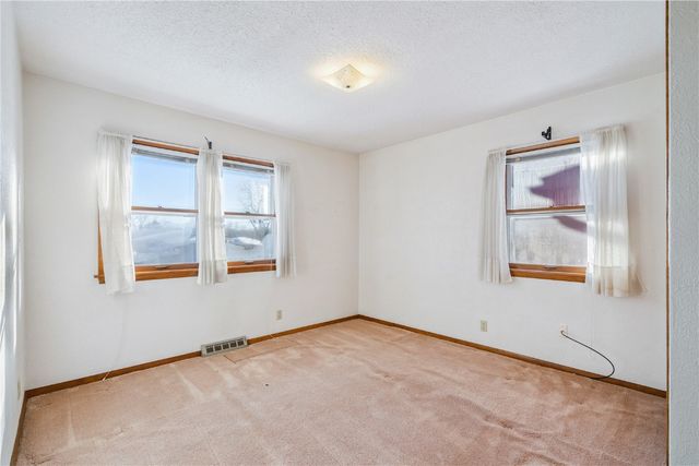 1031 34th Street SE, Cedar Rapids, IA 52403