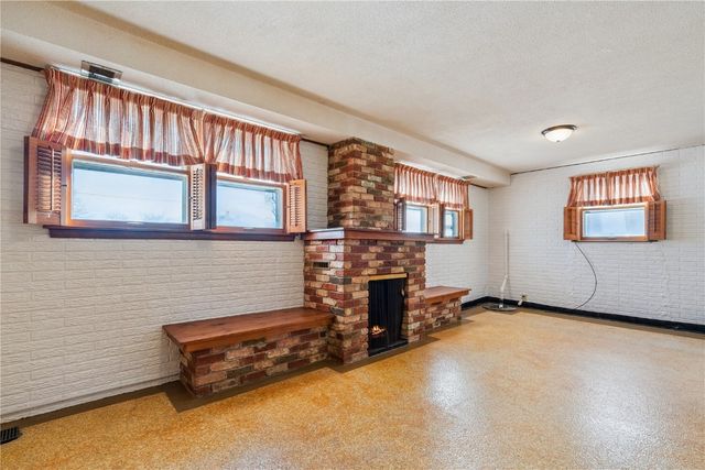 1031 34th Street SE, Cedar Rapids, IA 52403