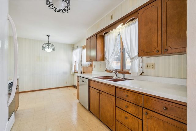 1031 34th Street SE, Cedar Rapids, IA 52403