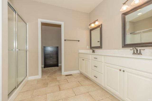 1415 Breezy Creek Drive, Evansville, IN 47720