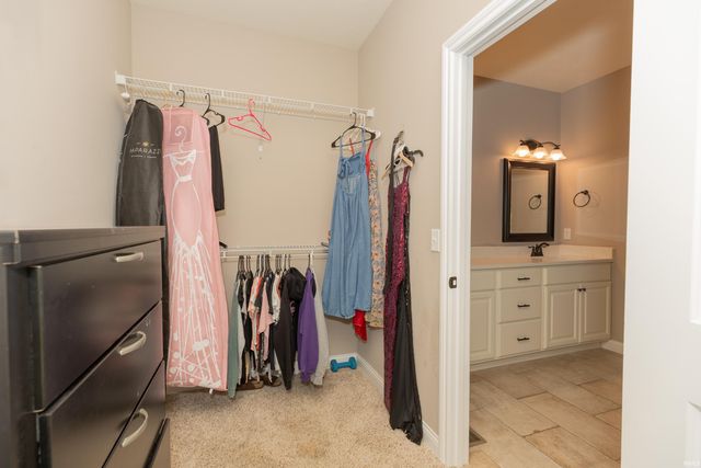 1415 Breezy Creek Drive, Evansville, IN 47720