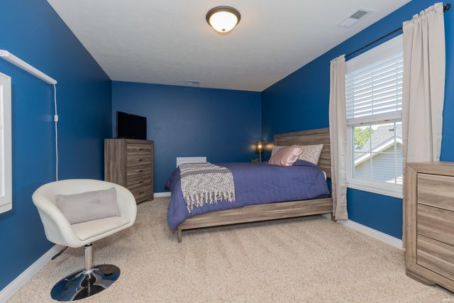 1415 Breezy Creek Drive, Evansville, IN 47720