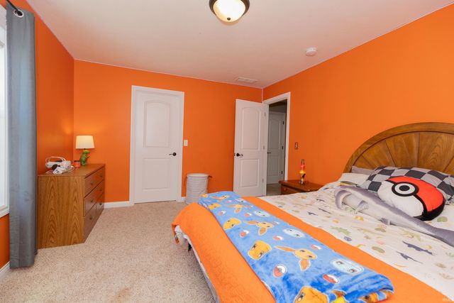 1415 Breezy Creek Drive, Evansville, IN 47720