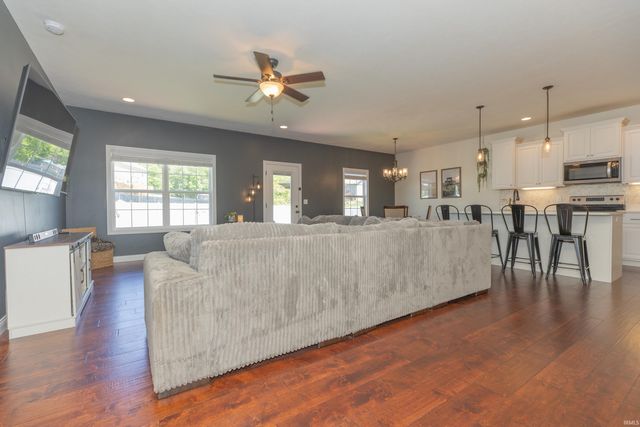 1415 Breezy Creek Drive, Evansville, IN 47720
