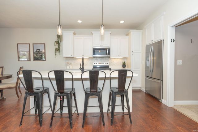 1415 Breezy Creek Drive, Evansville, IN 47720