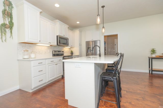 1415 Breezy Creek Drive, Evansville, IN 47720