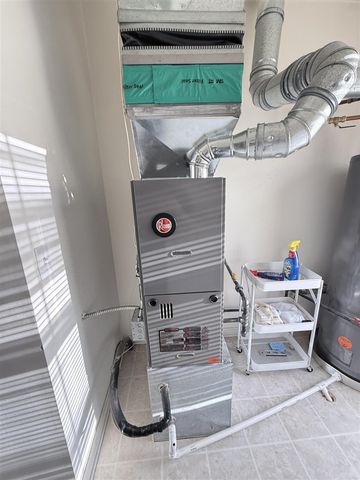 23493 Williamsburg Circle, Woodhaven, MI 48183