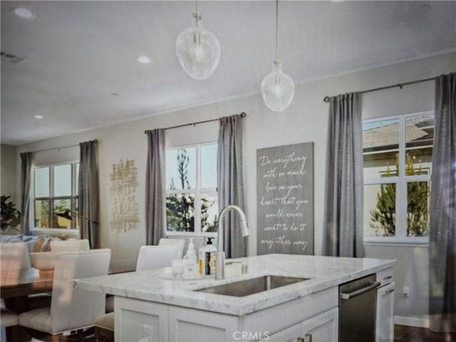 183 Follyhatch, Irvine, CA 92618