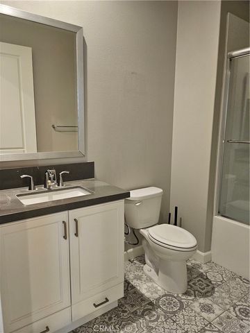 183 Follyhatch, Irvine, CA 92618