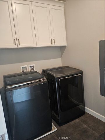 183 Follyhatch, Irvine, CA 92618