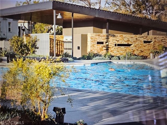 183 Follyhatch, Irvine, CA 92618