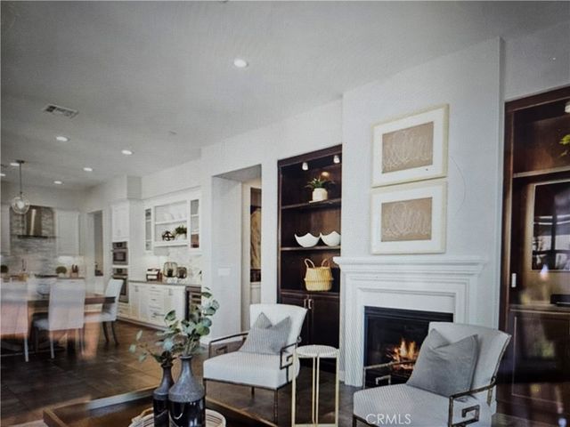 183 Follyhatch, Irvine, CA 92618