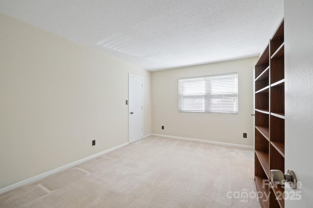 8015 Cedar Glen Drive, Charlotte, NC 28212