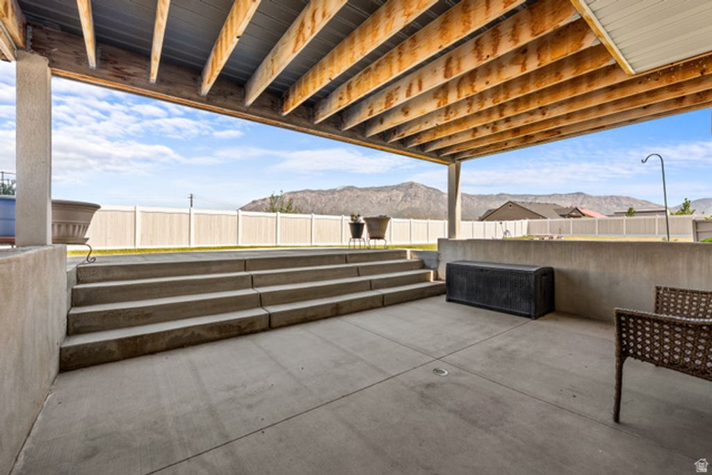 Image 32 of property listing at 2832 W 2550 N, Plain City, UT 84404