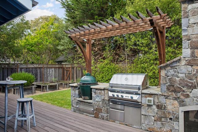 47 Alameda Avenue, Half Moon Bay, CA 94019