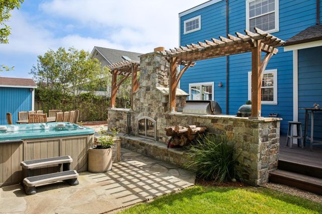 47 Alameda Avenue, Half Moon Bay, CA 94019