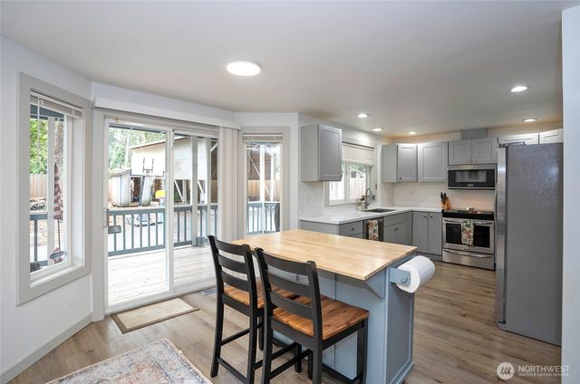 10023 Angle Lane SW, Lakewood, WA 98498