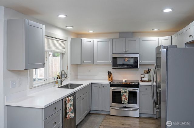 10023 Angle Lane SW, Lakewood, WA 98498