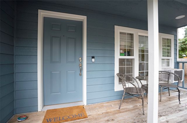 10023 Angle Lane SW, Lakewood, WA 98498