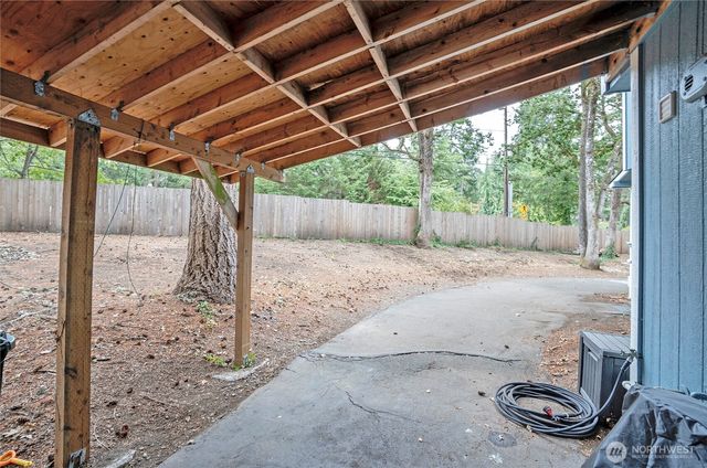 10023 Angle Lane SW, Lakewood, WA 98498