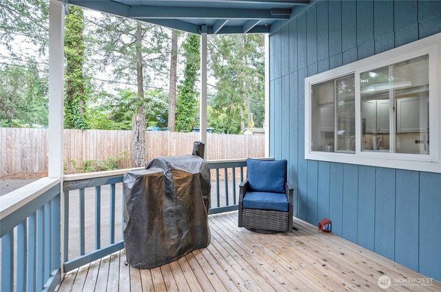 10023 Angle Lane SW, Lakewood, WA 98498