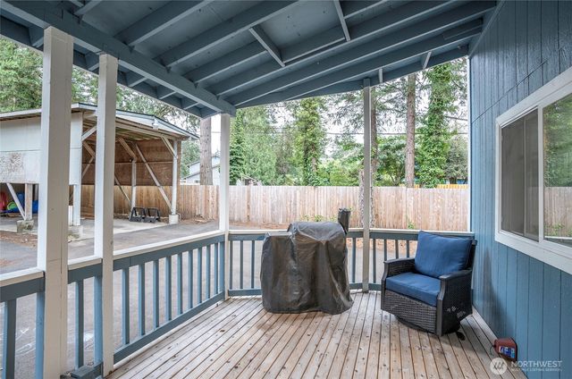 10023 Angle Lane SW, Lakewood, WA 98498