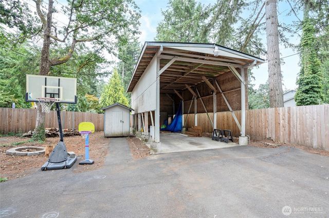 10023 Angle Lane SW, Lakewood, WA 98498