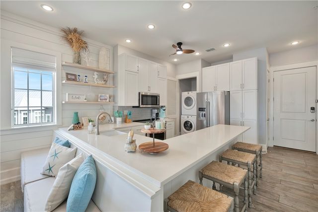 190 Social Cr 10-302, Port Aransas, TX 78373