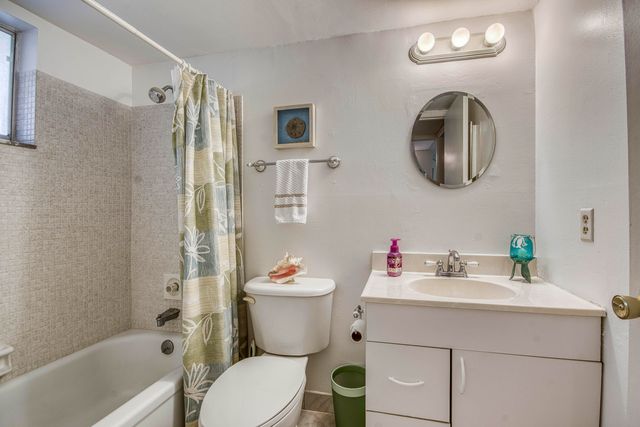 830 SW 9th Street Circle 104, Boca Raton, FL 33486