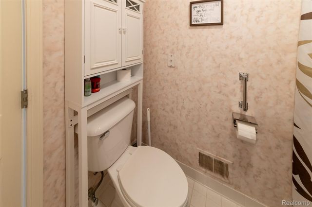 6 Canfield Circle, Dearborn Heights, MI 48127