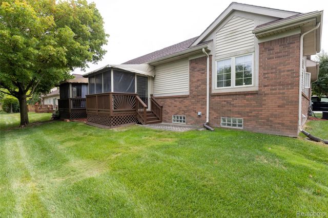 6 Canfield Circle, Dearborn Heights, MI 48127