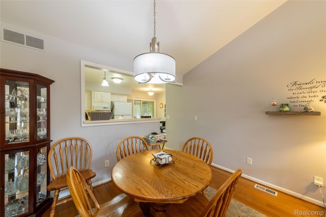 6 Canfield Circle, Dearborn Heights, MI 48127