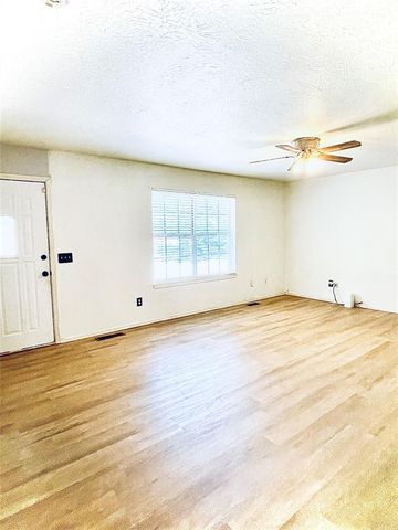 1829 Ranchwood Drive, Newcastle, OK 73065