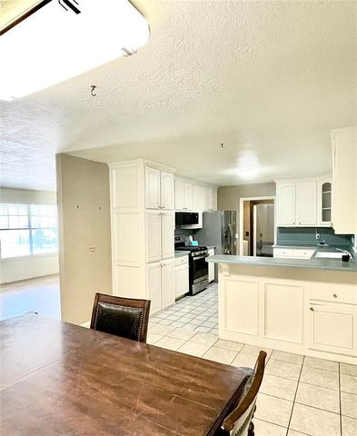 1829 Ranchwood Drive, Newcastle, OK 73065